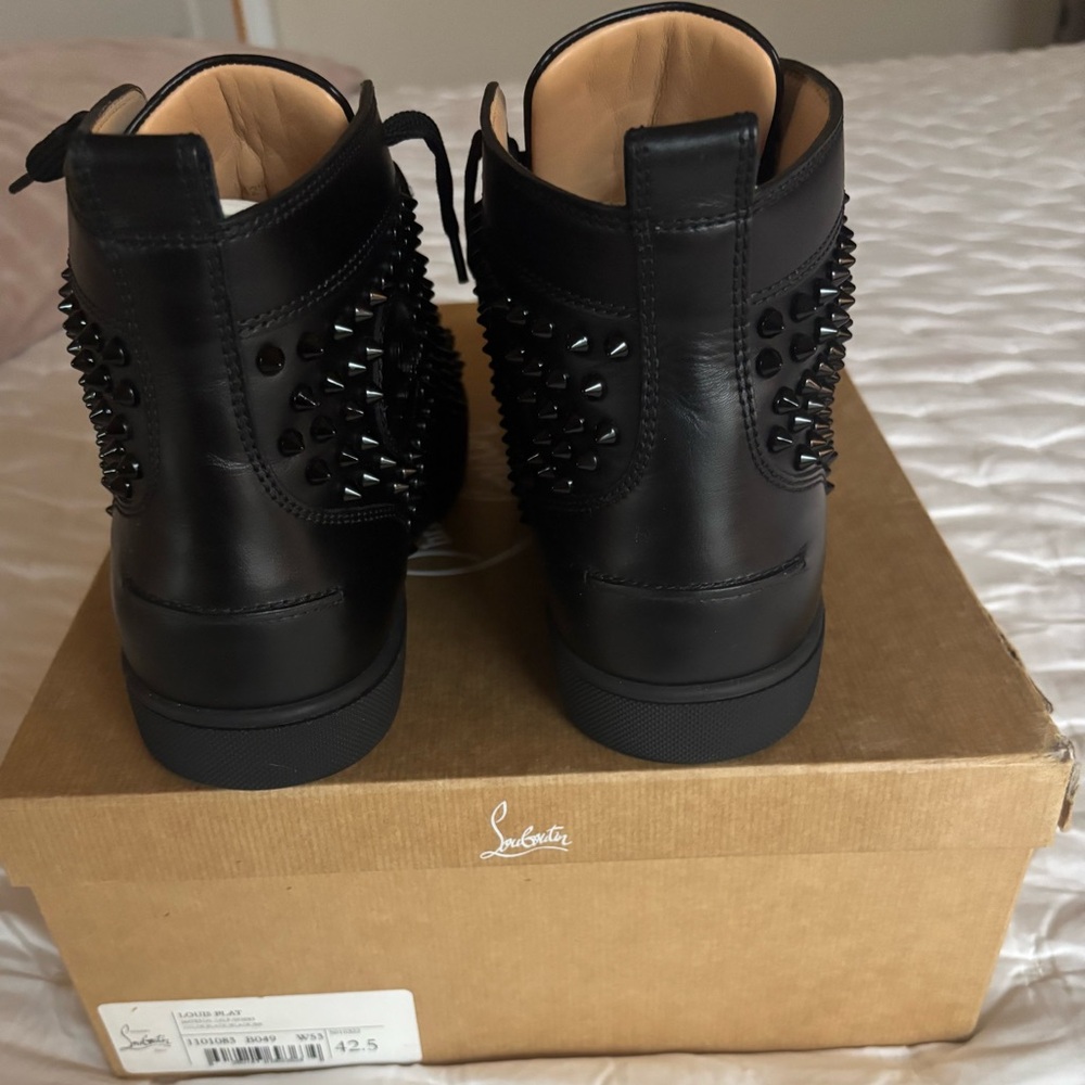 Louis Spikes
Christian Louboutin Men's Calf Leather Louis Spikes Sneakers - Picture 9 of 16